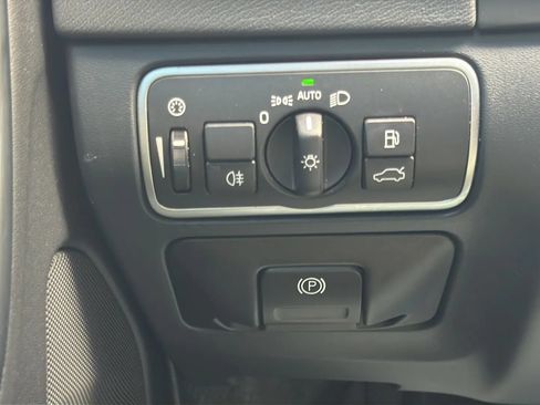 Used 2017 Volvo S60 T5 Inscription FWD image 18