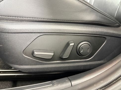Used 2024 Hyundai Elantra Limited FWD image 14