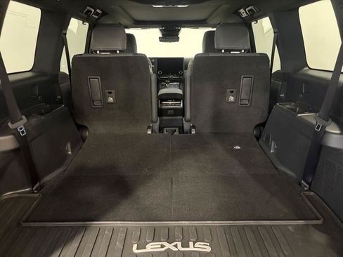 Used 2026 Lexus GX 550 w/ Accessory Package (2T) AWD/4WD image 36
