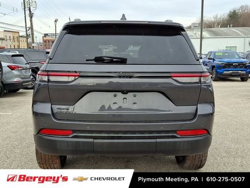 Used 2022 Jeep Grand Cherokee Altitude image 6