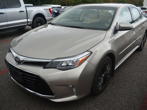 Used 2016 Toyota Avalon Touring FWD image 1