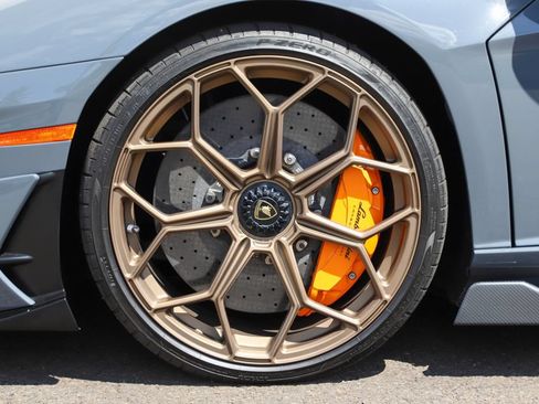 Used 2019 Lamborghini Aventador SVJ AWD/4WD image 12