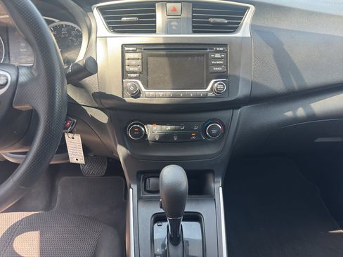 Used 2018 Nissan Sentra S image 13