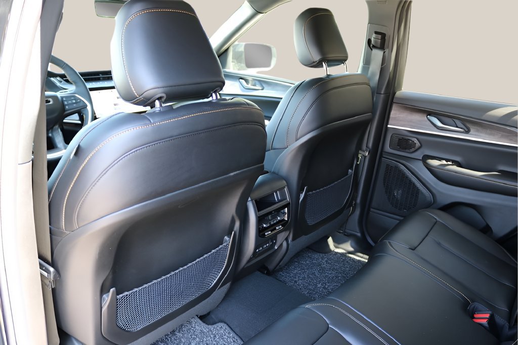New 2026 Jeep Grand Cherokee Limited AWD/4WD image 15