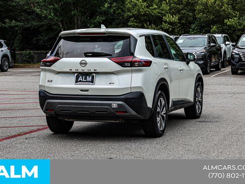 Used 2023 Nissan Rogue SV FWD image 6