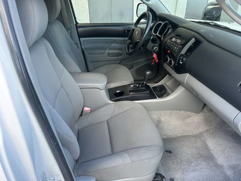 Used 2011 Toyota Tacoma 2WD Access Cab w/ Convenience Pkg image 11