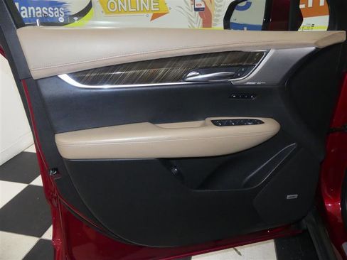 Used 2022 Cadillac XT6 Sport w/ Platinum Package image 27