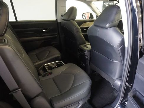 Certified 2024 Toyota Grand Highlander AWD image 27