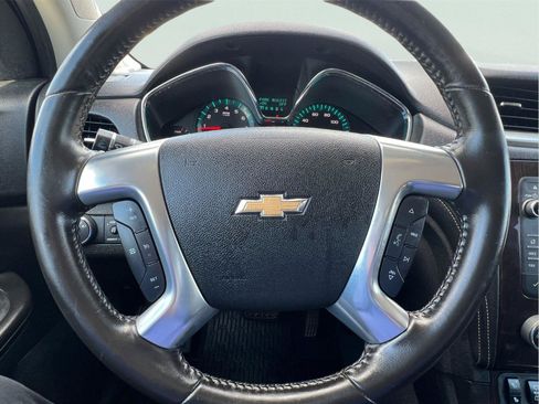 Used 2017 Chevrolet Traverse LT w/ Style and Technology Package FWD image 34
