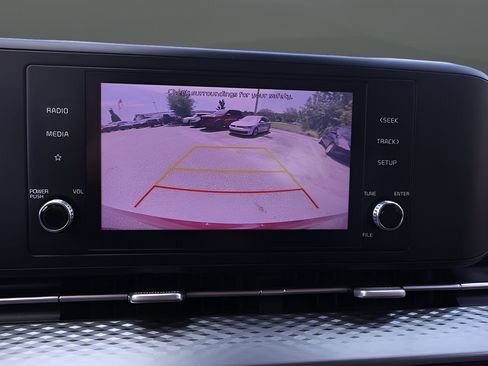 Used 2022 Kia Carnival LX FWD image 25