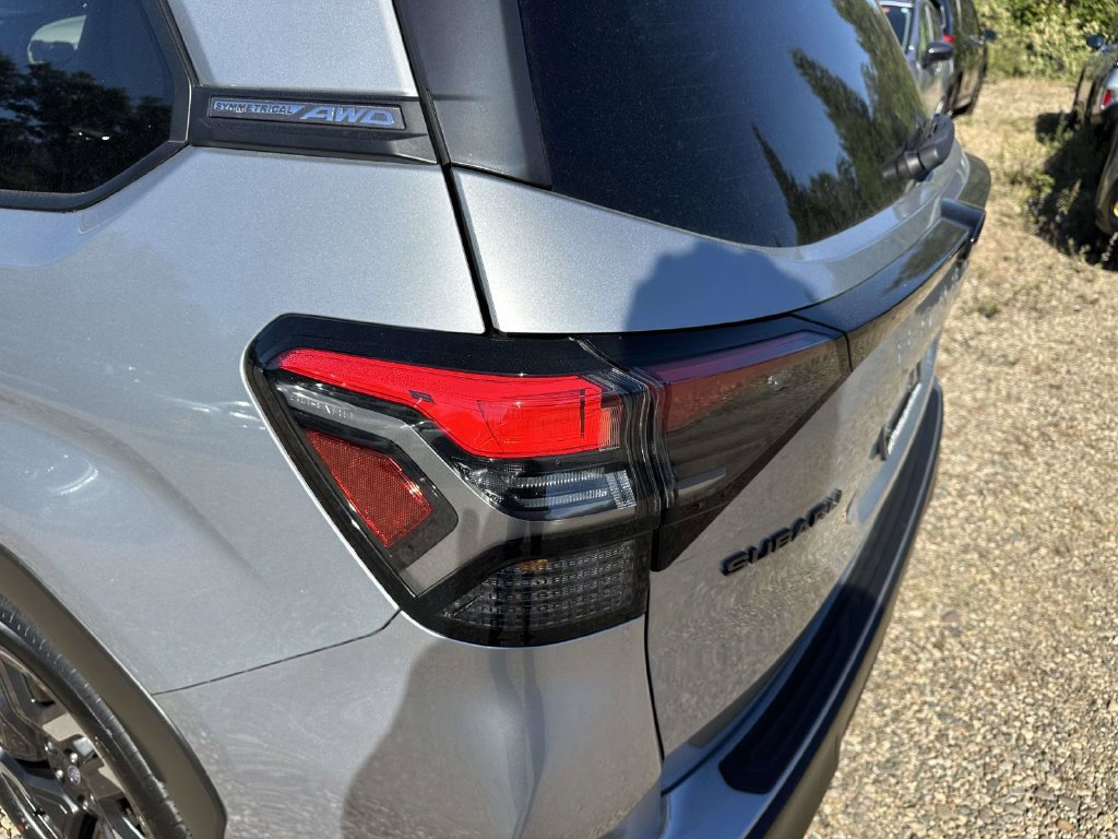 Certified 2025 Subaru Forester Premium AWD/4WD image 8
