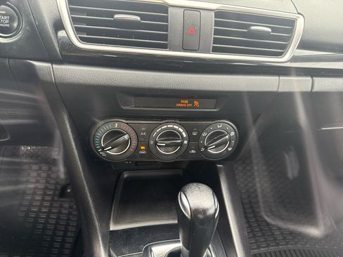 Used 2015 MAZDA MAZDA3 i Touring image 23