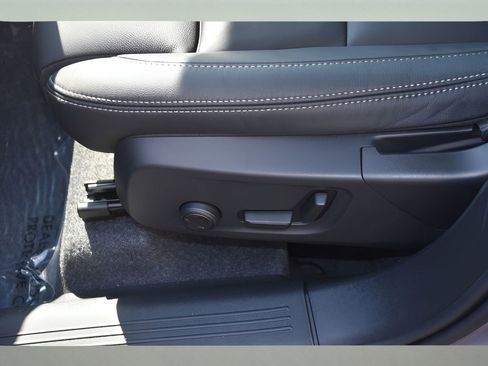 Certified 2026 Volvo XC40 B5 Plus w/ Protection Package Premier image 34