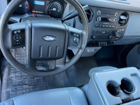 Used 2016 Ford F550 2WD Regular Cab Super Duty image 11