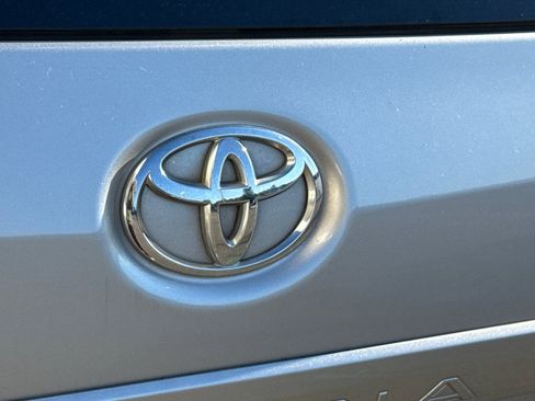 Used 2012 Toyota Sienna LE image 20