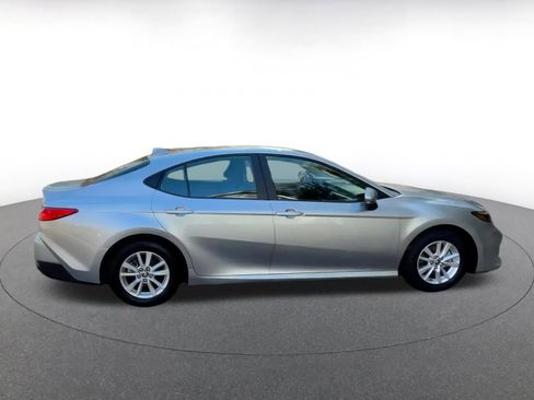 Used 2025 Toyota Camry LE image 18