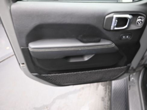 Used 2021 Jeep Wrangler Unlimited Sahara w/ Cold Weather Group image 14