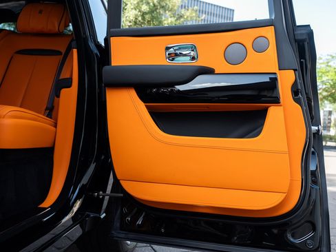 Used 2025 Rolls-Royce Cullinan image 38