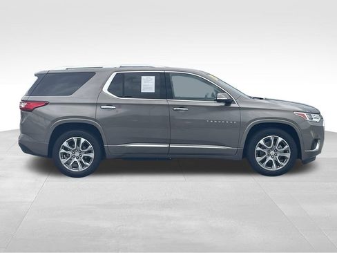 Used 2020 Chevrolet Traverse Premier w/ LPO, Floor Liner Package FWD image 2