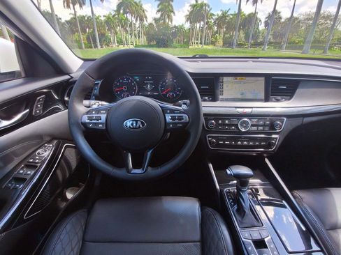 Used 2019 Kia Cadenza Limited FWD image 10