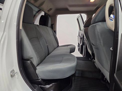 Used 2013 RAM 3500 Tradesman w/ Chrome Appearance Group image 9