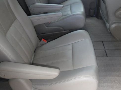 Used 2012 Chrysler Town & Country Touring-L w/ Premium Group FWD image 31
