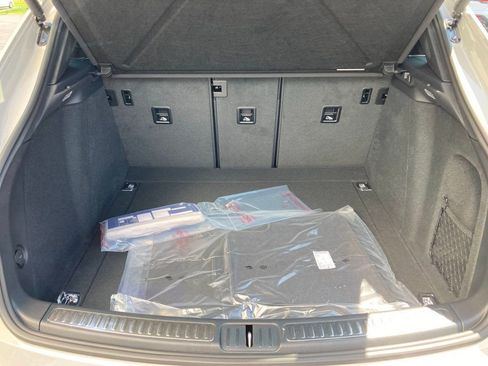 Used 2025 Porsche Macan image 31