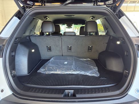 New 2026 Chevrolet Equinox RS w/ LPO, Floor Liner Package image 7