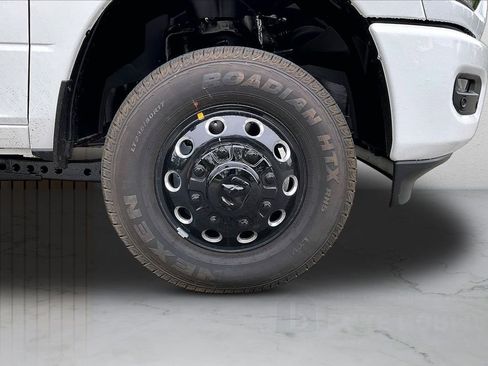 New 2026 RAM 3500 Big Horn AWD/4WD image 33