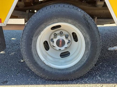 Used 2021 GMC Savana 3500 Extended w/ Power Convenience Package image 8