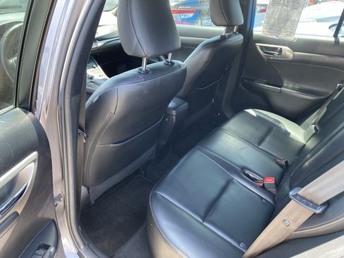 Used 2016 Lexus CT 200h w/ Navigation Package FWD image 16
