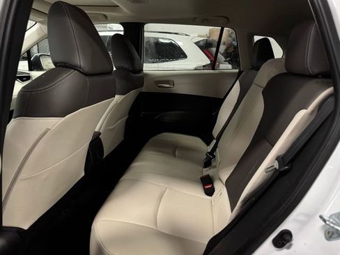 Used 2024 Toyota Corolla Cross XLE image 17