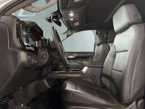 Used 2024 Chevrolet Silverado 1500 LTZ image 7