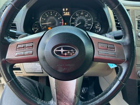 Used 2010 Subaru Legacy 2.5i Premium image 5