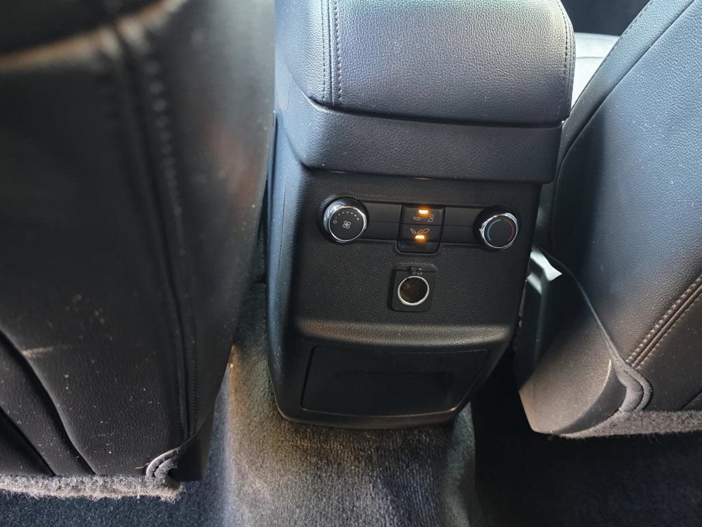 Used 2016 Ford Explorer XLT w/ Equipment Group 202A AWD/4WD image 9