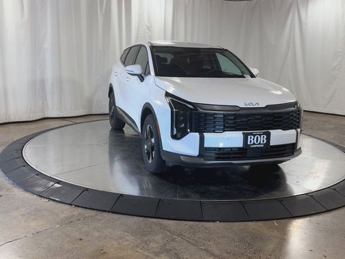 New 2026 Kia Sportage LX w/ LX Convenience Package image 3