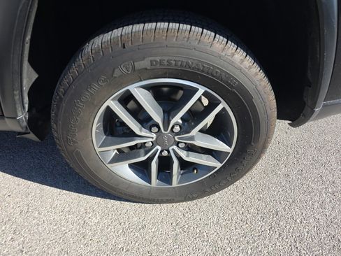 Used 2019 Jeep Grand Cherokee Limited image 9