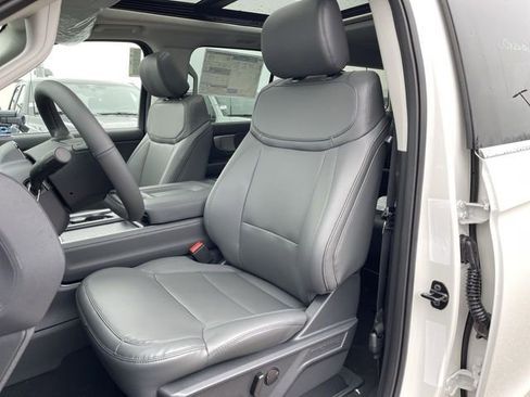 New 2026 Ford Expedition Active image 15
