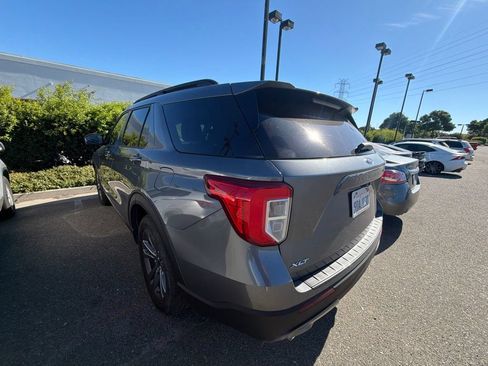 Used 2022 Ford Explorer XLT w/ Equipment Group 202A RWD image 4