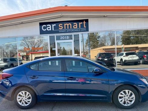 Used 2020 Hyundai Elantra SE image 2