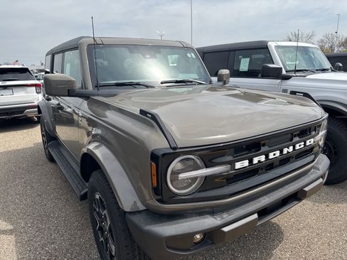 New 2026 Ford Bronco Outer Banks AWD/4WD image 9