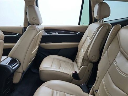 Used 2020 Cadillac XT6 Premium Luxury w/ Platinum Package image 18