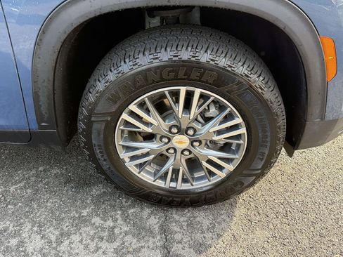Used 2025 Chevrolet Traverse LT AWD/4WD image 12