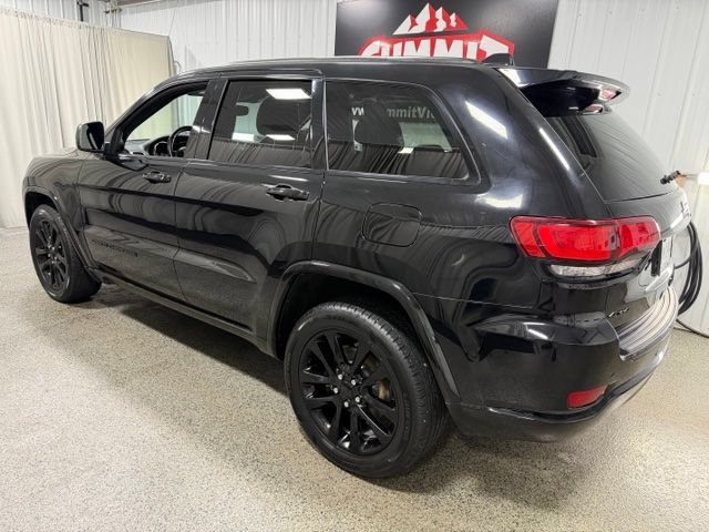Used 2018 Jeep Grand Cherokee Altitude AWD/4WD image 6