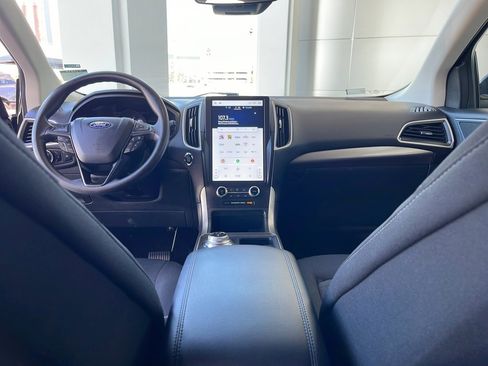 Certified 2024 Ford Edge SE w/ Black Appearance Package image 26