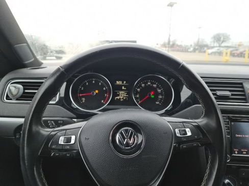 Used 2016 Volkswagen Jetta Sport image 15