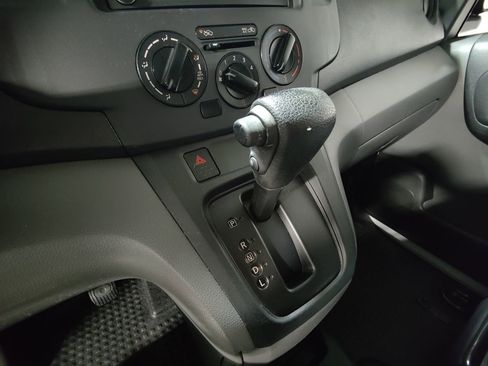 Used 2021 Nissan NV200 S image 27