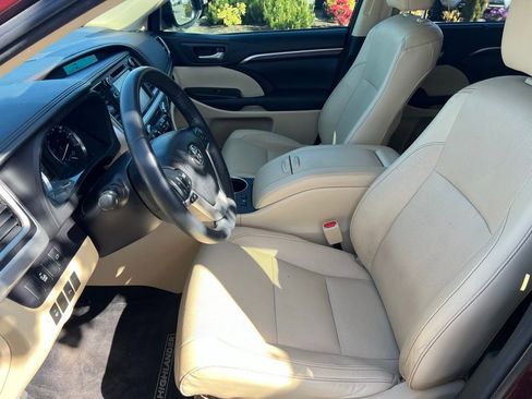 Used 2015 Toyota Highlander Limited FWD image 13