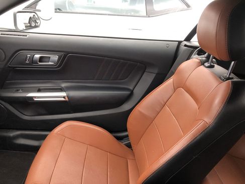 Used 2020 Ford Mustang Premium image 21