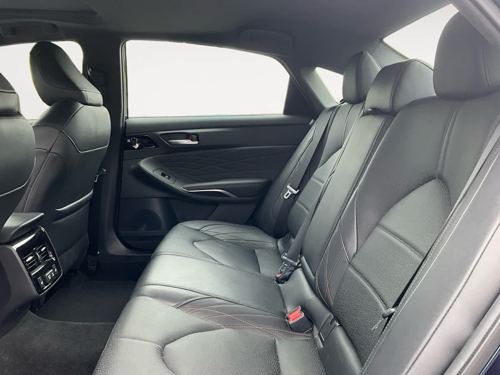 Used 2021 Toyota Avalon Limited w/ Advanced Safety Package FWD image 13